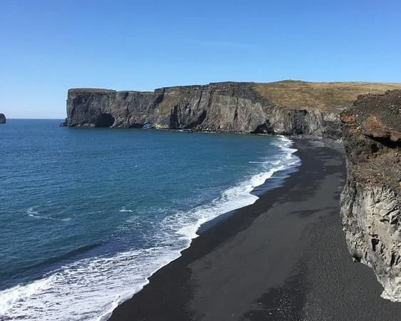Spiaggia nera presso Vík