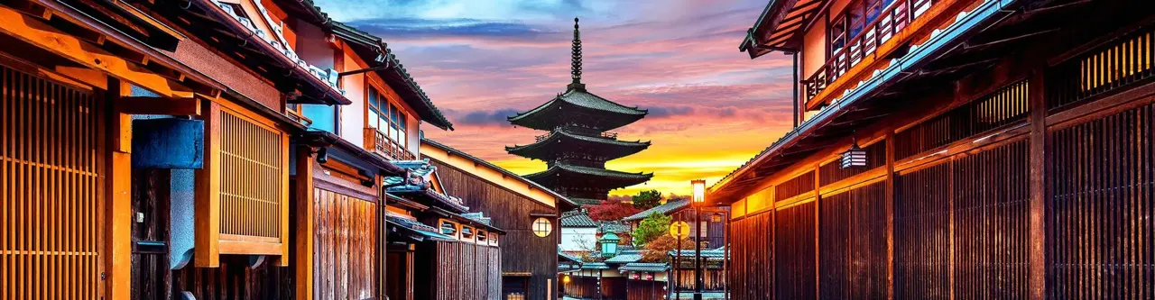 Strade storiche di Kyoto al tramonto