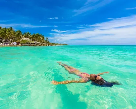 Nuotando nel mare della Riviera Maya