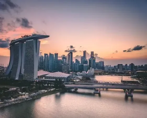 Il profilo di Singapore al crepuscolo